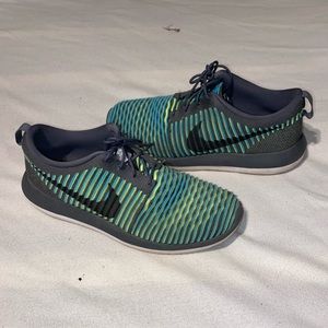 Nike Roche Twos size 13